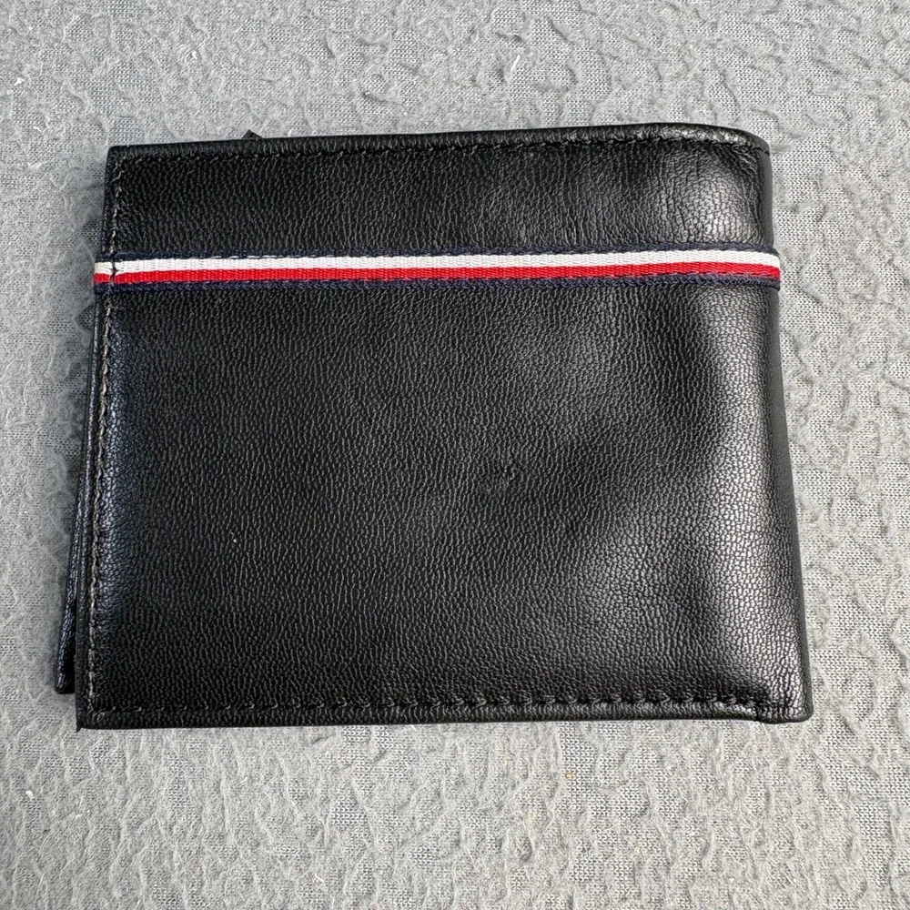 Tommy Hilfiger Mens Black Leather Bifold Wallet Stripe Ribbon ID Window